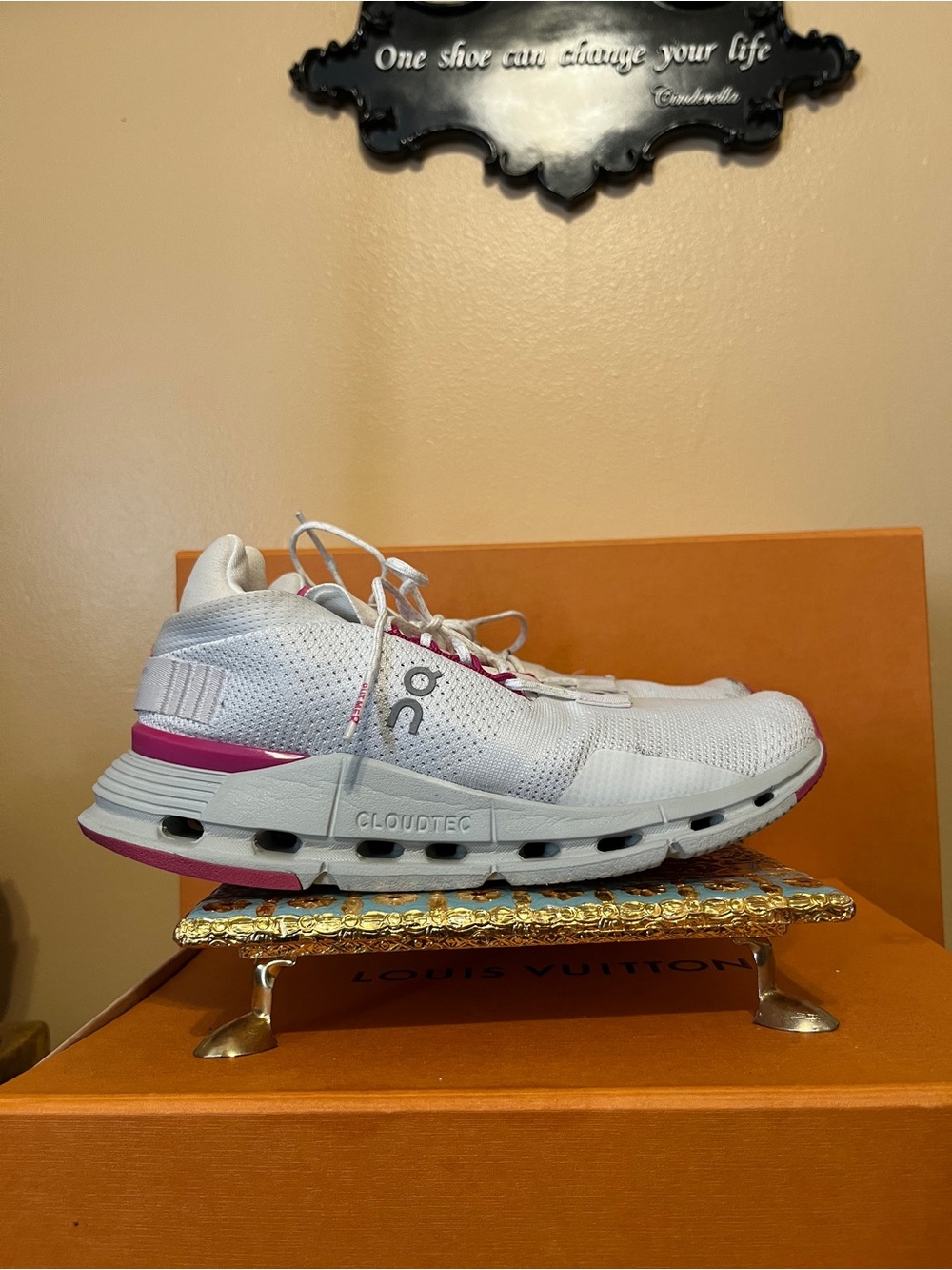 On Cloud Cloudnova Women's Sneakers Size 6.5 White Carnation Running Shoes
